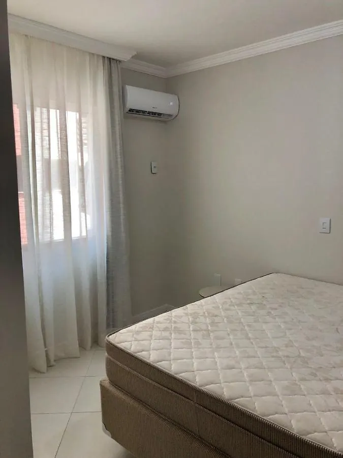 Apartamento De Temporada Rua 252 - Meia Praia - Itapema Apartment