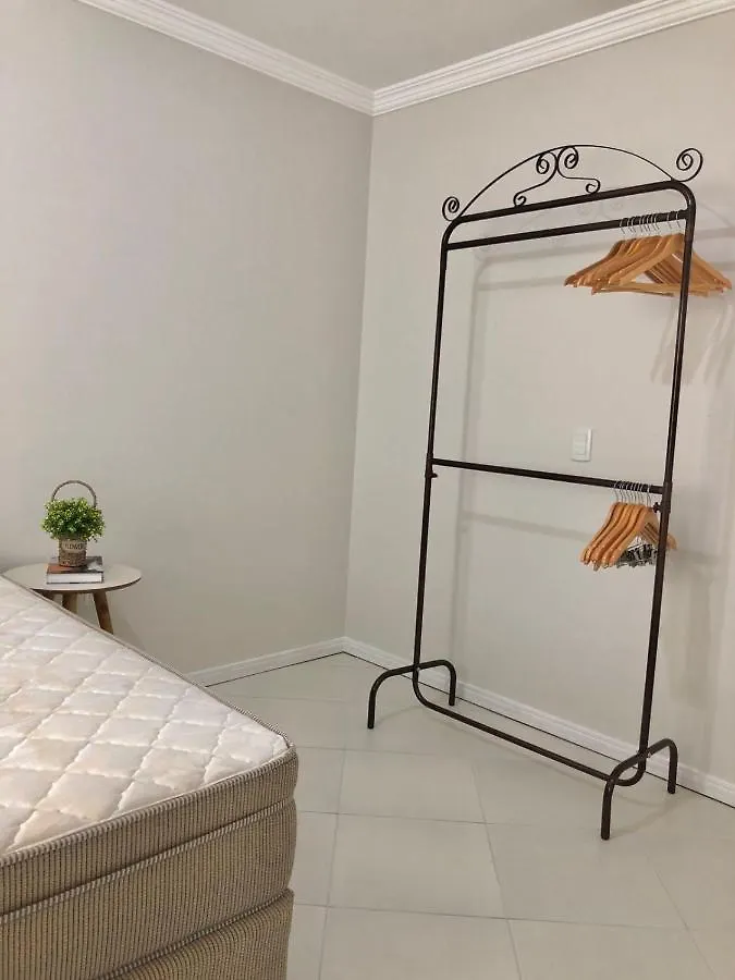 Apartamento De Temporada Rua 252 - Meia Praia - Itapema