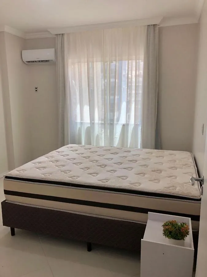 Apartamento De Temporada Rua 252 - Meia Praia - Itapema Apartment