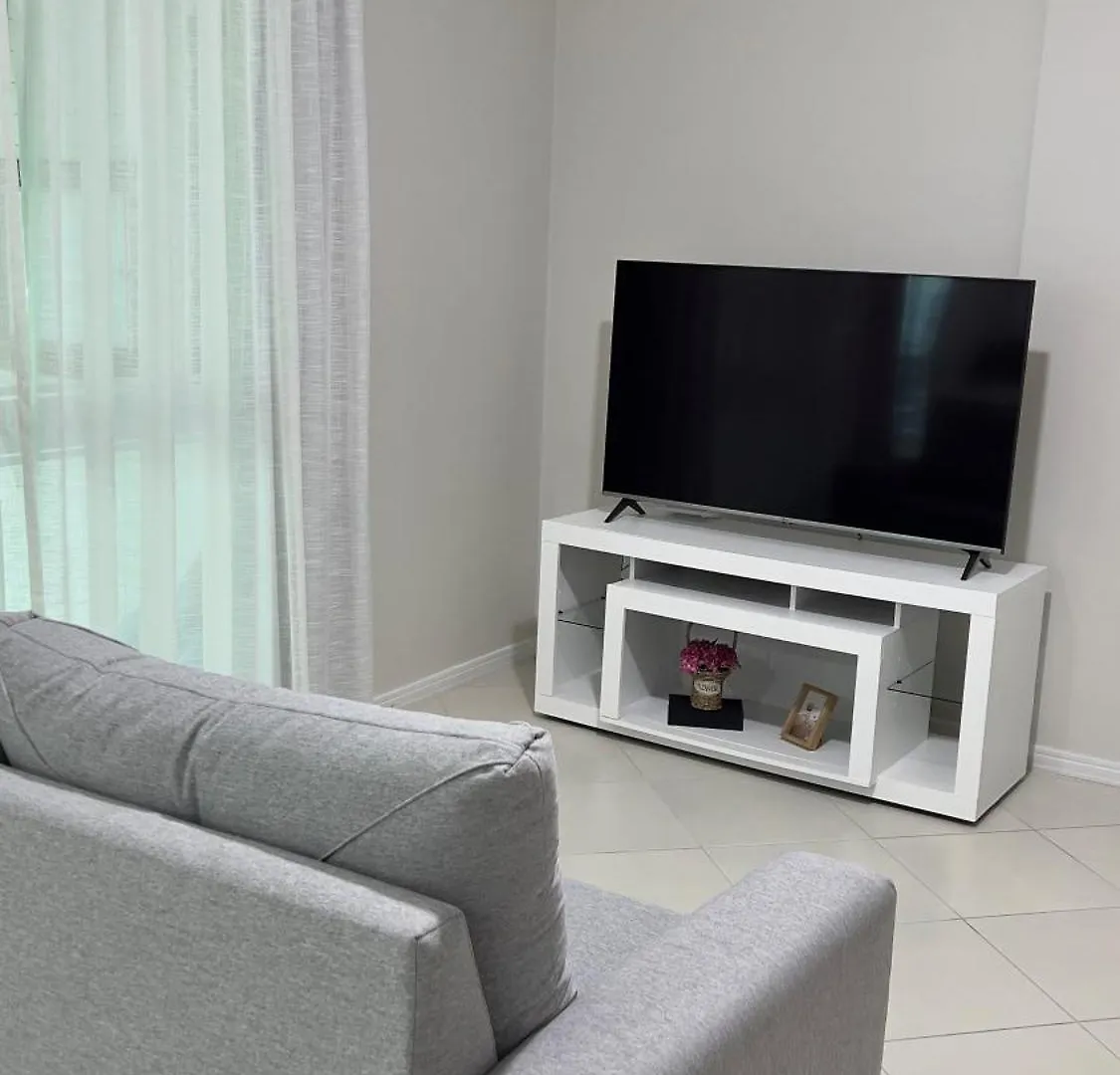 Apartamento De Temporada Rua 252 - Meia Praia - Itapema
