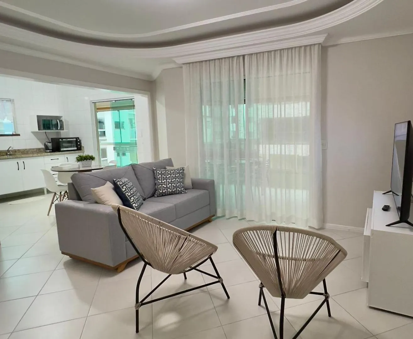 Apartamento De Temporada Rua 252 - Meia Praia - Itapema Apartment