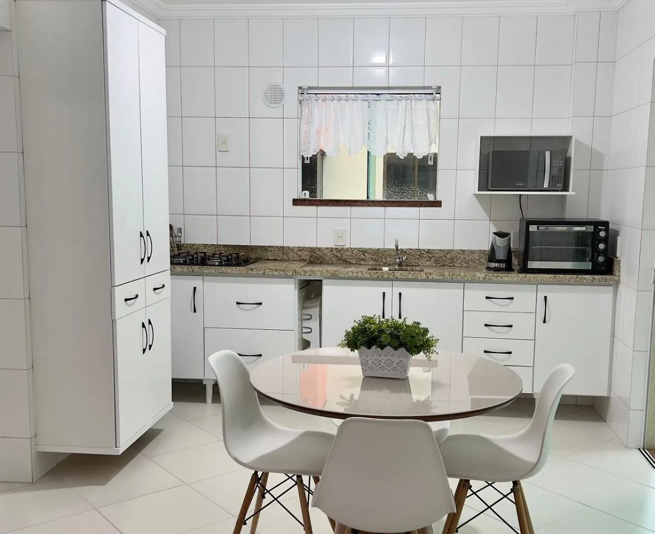 Apartamento De Temporada Rua 252 - Meia Praia - Itapema